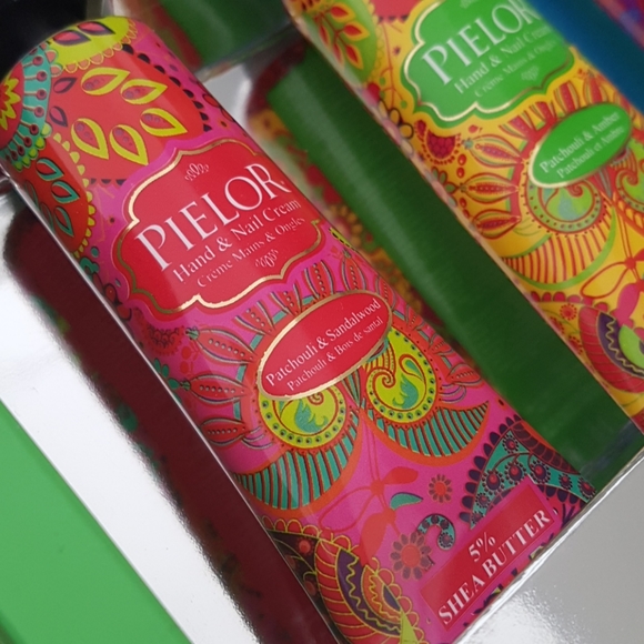 Hand & Nail Cream, Immortal Pattern (Pack of 3) - Picture 5 of 7